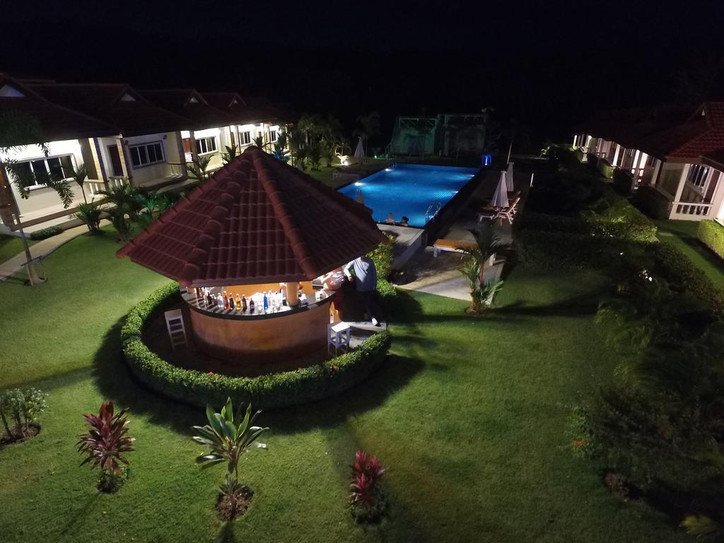 Phuket Airport Villa Ban Bo Han Exterior foto