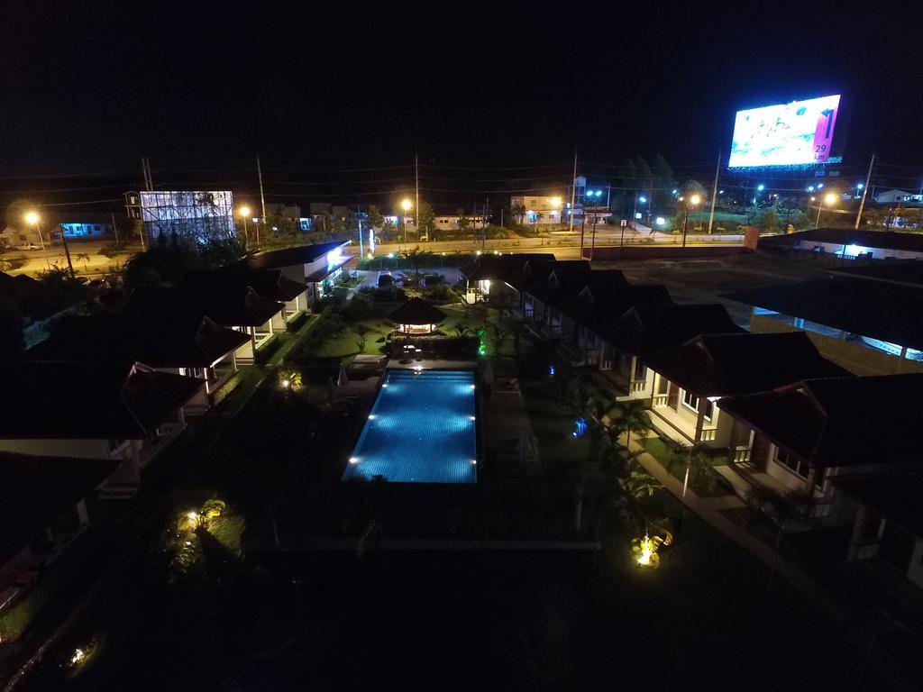 Phuket Airport Villa Ban Bo Han Exterior foto