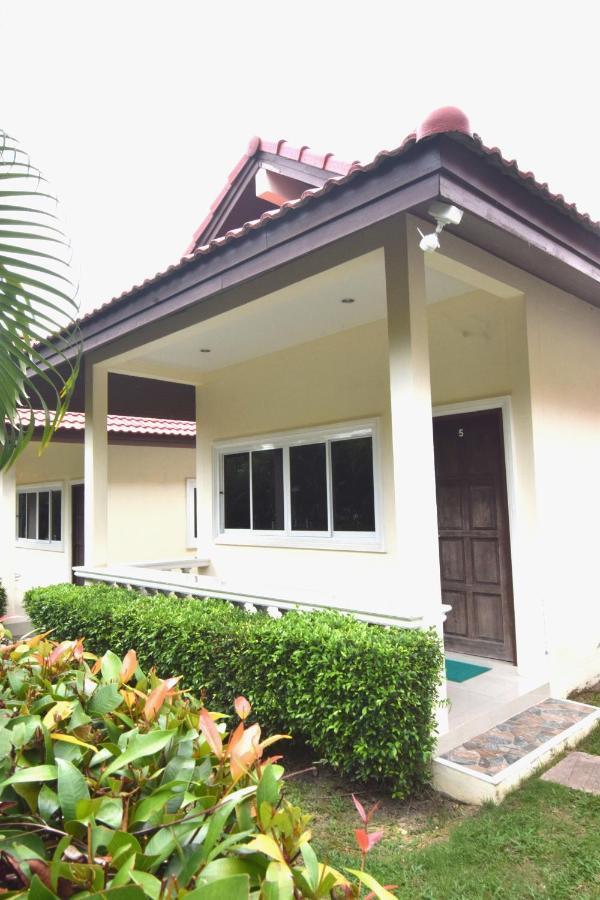 Phuket Airport Villa Ban Bo Han Exterior foto