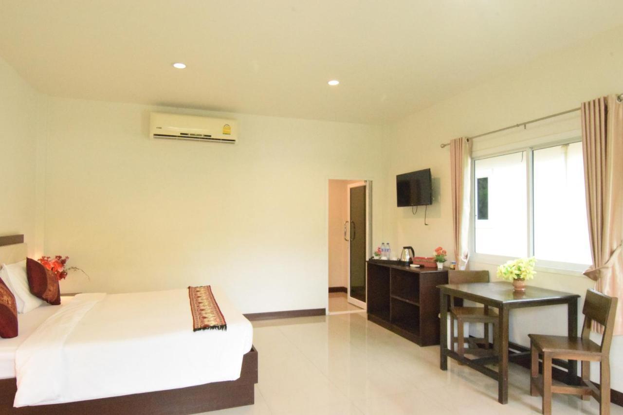 Phuket Airport Villa Ban Bo Han Exterior foto