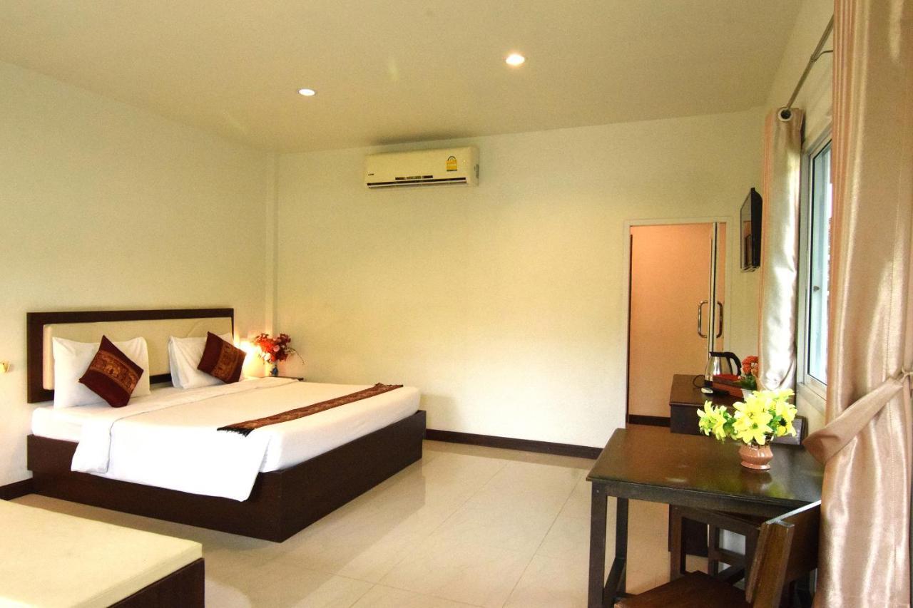 Phuket Airport Villa Ban Bo Han Exterior foto